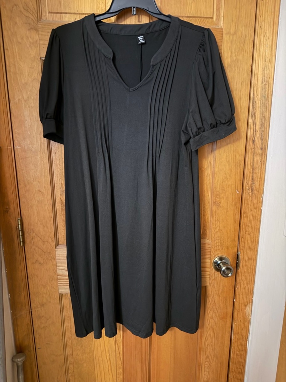 SHEIN Black V-Neck Pleated Short Sleeve Dress